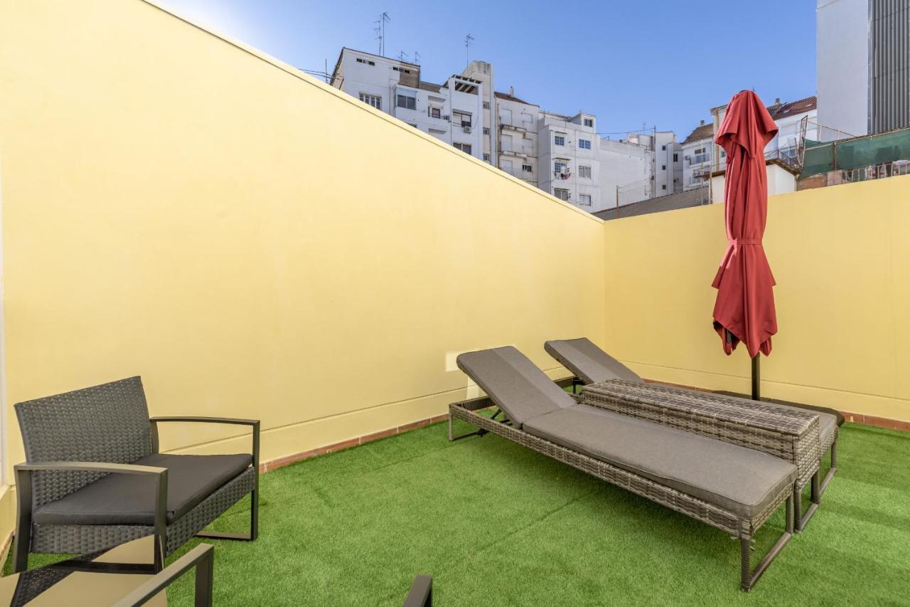 Marvellous Apt With A Large Private Terrace Walencja Zewnętrze zdjęcie